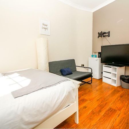 Private En-Suite Room @ Liverpool Street, Brick Ln Лондон Экстерьер фото